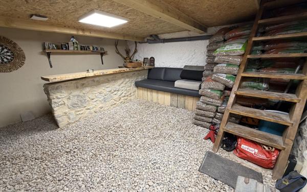 Maison à vendre    2 pièces •  Barbières