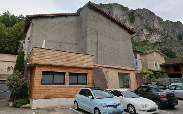 Maison à vendre    2 pièces •  Barbières