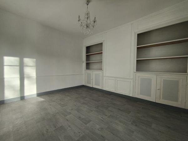 MAISON DE CHARME RENOVEE DE 160 M² HABITABLE AVEC GARAGE ET JARDIN SUR UN TERRAIN CLOS DE 270 M² AU CALME Beauvais (60000)