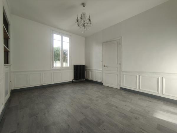 MAISON DE CHARME RENOVEE DE 160 M² HABITABLE AVEC GARAGE ET JARDIN SUR UN TERRAIN CLOS DE 270 M² AU CALME Beauvais (60000)