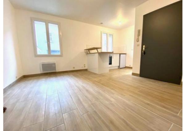 Dpt Yvelines (78), à louer LIMAY appartement T2 de 32 m² place de Parking et local à vélo privatif