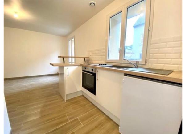 Dpt Yvelines (78), à louer LIMAY appartement T2 de 32 m² place de Parking et local à vélo privatif