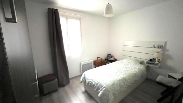 Dpt Yvelines (78), à louer LIMAY appartement T2 de 32 m² place de Parking et local à vélo privatif