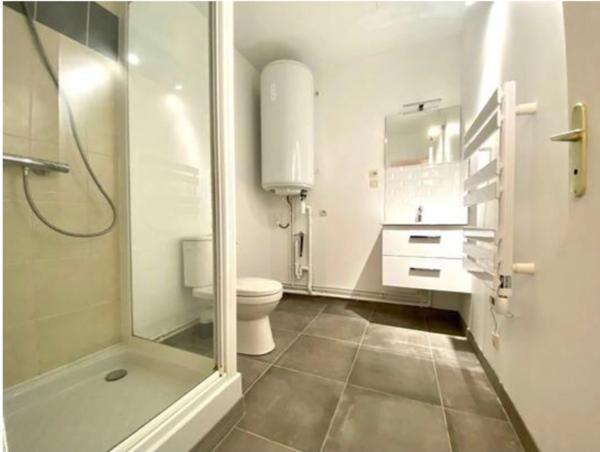 Dpt Yvelines (78), à louer LIMAY appartement T2 de 32 m² place de Parking et local à vélo privatif