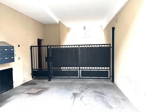 Dpt Yvelines (78), à louer LIMAY appartement T2 de 32 m² place de Parking et local à vélo privatif