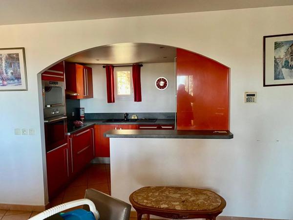 Vente                                                      Appartement
                        
                     3 pièces                      63 m2                     à Bormes-les-Mimosas