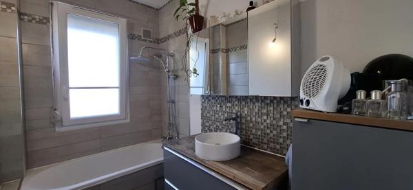 Dpt Aisne (02), à vendre SAINT QUENTIN Appartement T5 Parking