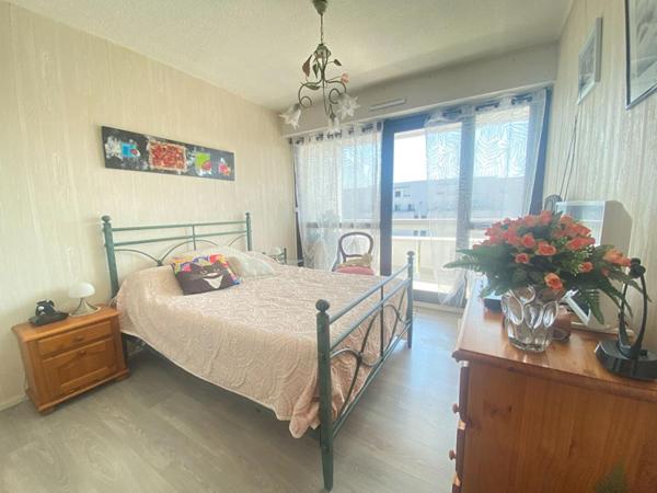 Bel appartement cossu, en dernier étage avec 20m² de terrasse, vue dégagée, 2 ch , celliers et cave