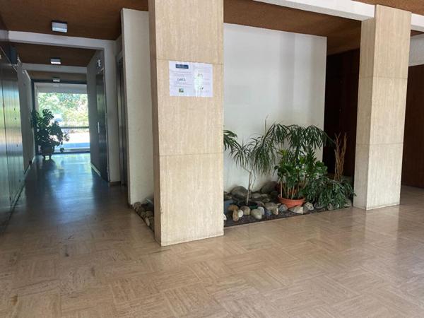 Bel appartement cossu, en dernier étage avec 20m² de terrasse, vue dégagée, 2 ch , celliers et cave