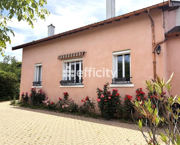 Maison
         6 pièces
        - 160 m² Exclusivité 380 000 € *