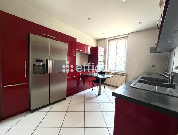 Maison
         6 pièces
        - 160 m² Exclusivité 380 000 € *