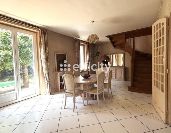Maison
         6 pièces
        - 160 m² Exclusivité 380 000 € *
