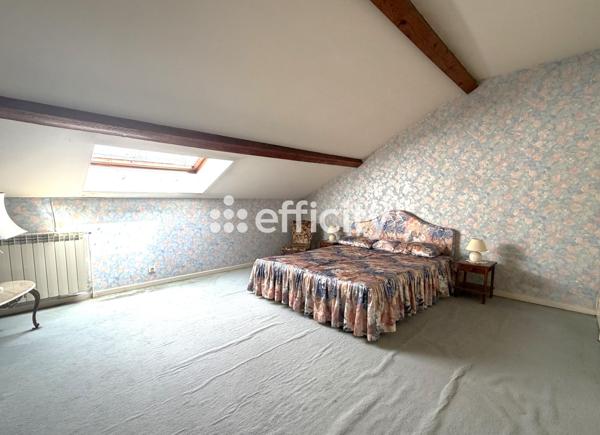 Maison
         6 pièces
        - 160 m² Exclusivité 380 000 € *
