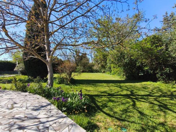 Maison à vendre à Saint-Martin-de-Crau dans les Bouches-du-Rhône (13310), ref : 075/204   
CAPHAN