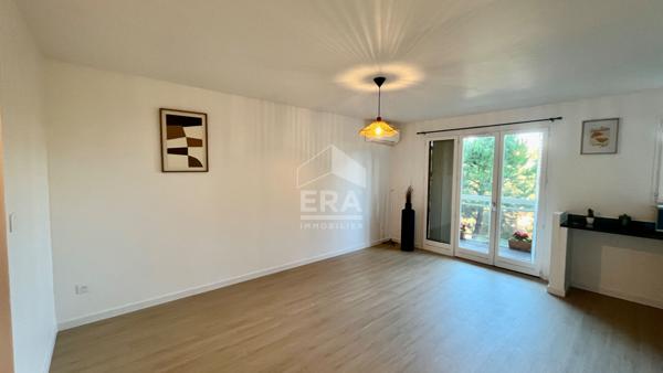 À VENDRE/ FABRON : Studio de 30m2, balcon et piscine