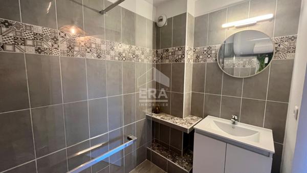 À VENDRE/ FABRON : Studio de 30m2, balcon et piscine