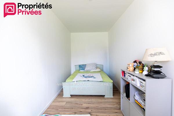BAIS 35680- 3 CHAMBRES- GARAGE-188 980 EUROS HAI- JARDIN
