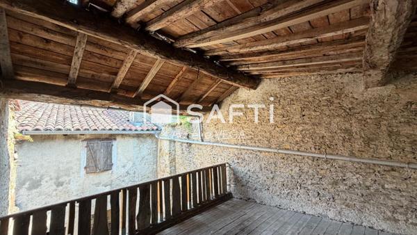MAISON DE VILLAGE AVEC PATIO, JARDIN ET DÉPENDANCE