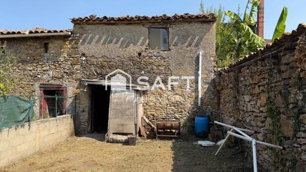MAISON DE VILLAGE AVEC PATIO, JARDIN ET DÉPENDANCE