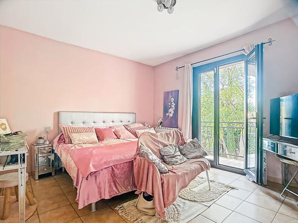 Maison spacieuse 140 m2 sur Parcelle 650 m2 avec piscine à vendre  -  Secteur Saint-Loup 13010 Marseille