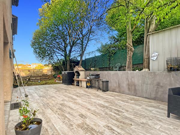 Maison spacieuse 140 m2 sur Parcelle 650 m2 avec piscine à vendre  -  Secteur Saint-Loup 13010 Marseille