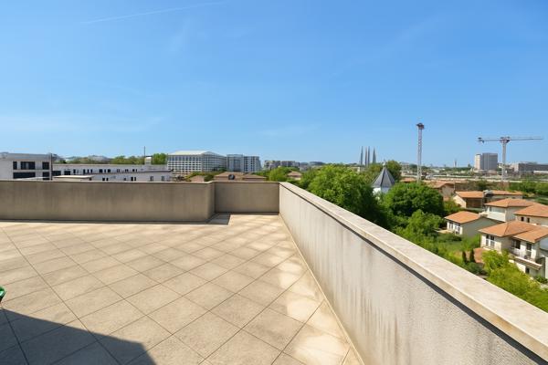 Bordeaux (33100) BASTIDE GALIN - Duplex Dernier étage 3P/81 m² avec deux terrasses 68 m² et place de parking en sous-sol