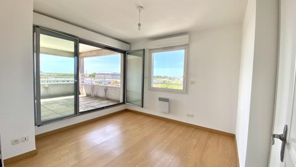 Bordeaux (33100) BASTIDE GALIN - Duplex Dernier étage 3P/81 m² avec deux terrasses 68 m² et place de parking en sous-sol