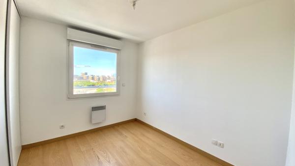 Bordeaux (33100) BASTIDE GALIN - Duplex Dernier étage 3P/81 m² avec deux terrasses 68 m² et place de parking en sous-sol