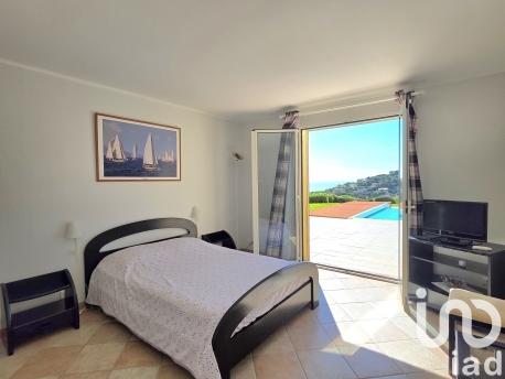 Maison à vendre 7 pièces 352 m² Cavalaire-sur-Mer