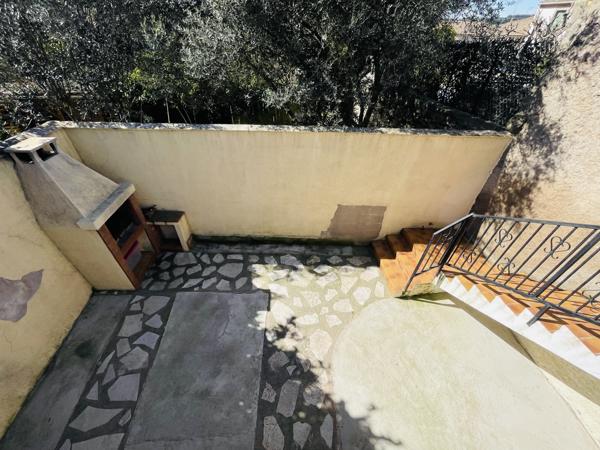 Vigneronne rénovée lumineuse - extérieurs - garage de 95 m²