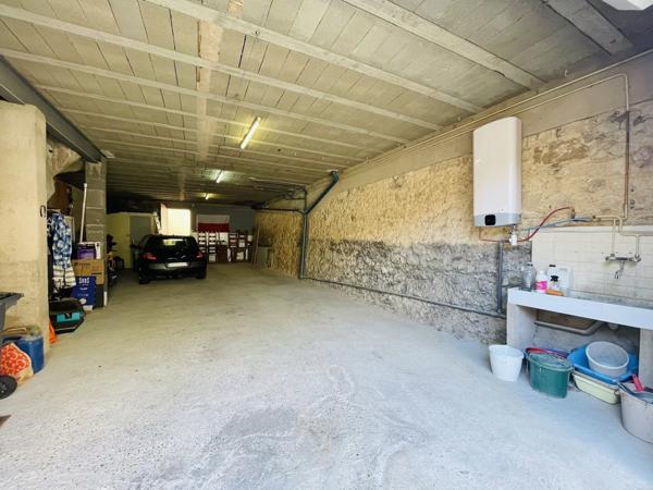 Vigneronne rénovée lumineuse - extérieurs - garage de 95 m²