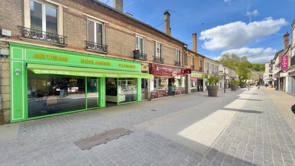 IMMEUBLE DE RAPPORT  JUVISY SUR ORGE, EMPLACEMENT STRATÉGIQUE EN CENTRE-VILLE