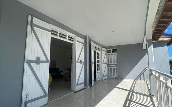 Maison à louer    5 pièces •  Sainte-Rose