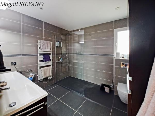 Villa F5  de standing récente proche village Spéracèdes