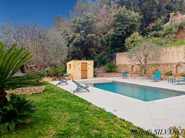 Villa F5  de standing récente proche village Spéracèdes