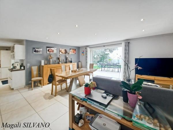 Villa F5  de standing récente proche village Spéracèdes