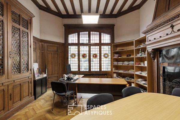 Espace professionnel au style bourgeois avec terrasse