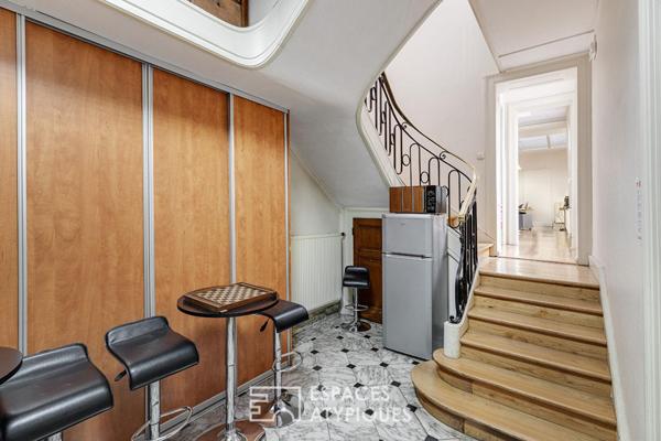 Espace professionnel au style bourgeois avec terrasse