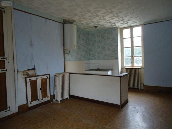 Immeuble à vendre à Dun-le-Palestel en Creuse (23800), ref : 965