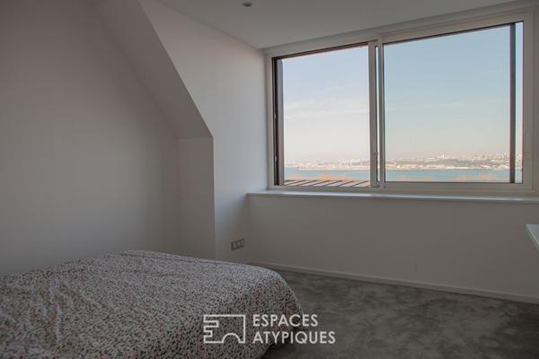 Villa contemporaine avec vue panoramique sur la mer