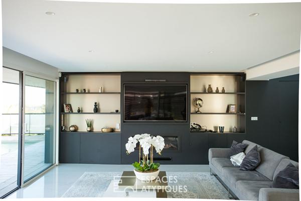 Villa contemporaine avec vue panoramique sur la mer