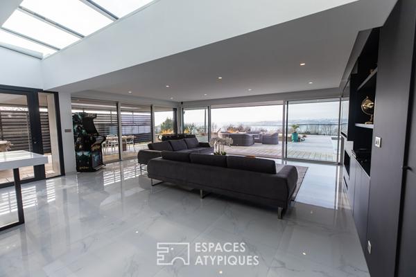 Villa contemporaine avec vue panoramique sur la mer