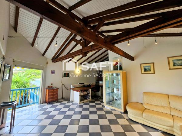 Tartane – Maison ventilée avec entrée indépendante et potentiel locatif, superficie totale : 147m2