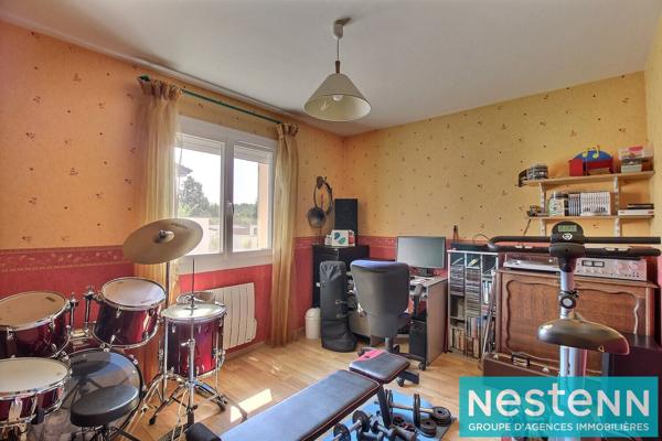Maison familiale fonctionnelle jardin, garage et stationnements 69150 Décines Charpieu