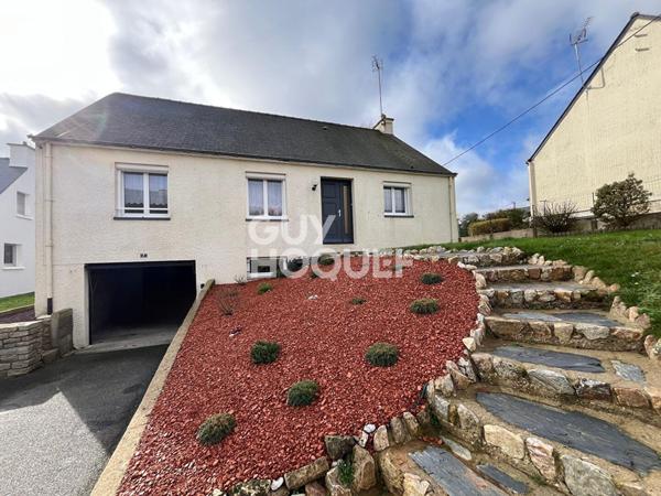 MAISON DANS LE BOURG DE SERENT