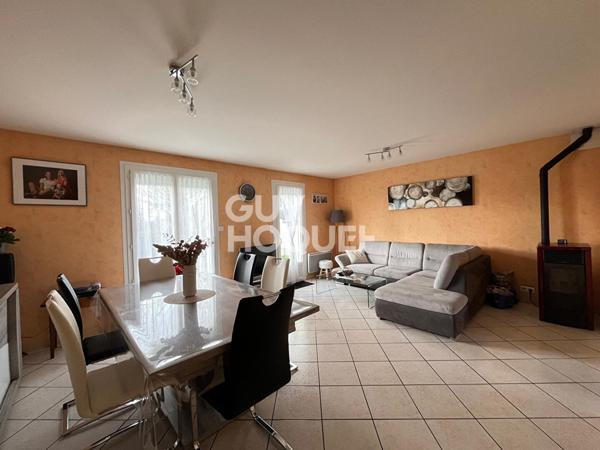 MAISON DANS LE BOURG DE SERENT