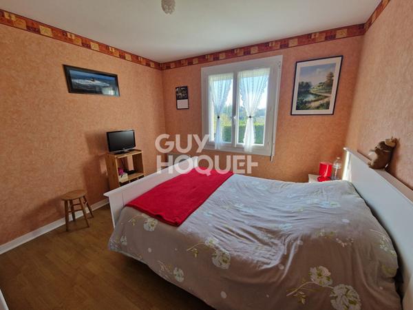 MAISON DANS LE BOURG DE SERENT