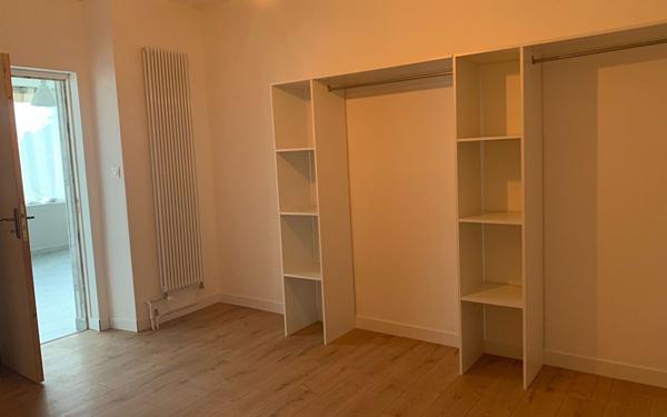 Appartement à louer    3 pièces • 117 m2 Le Creusot