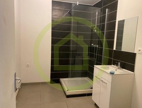 Immeuble à ROMANS SUR ISERE (26100)