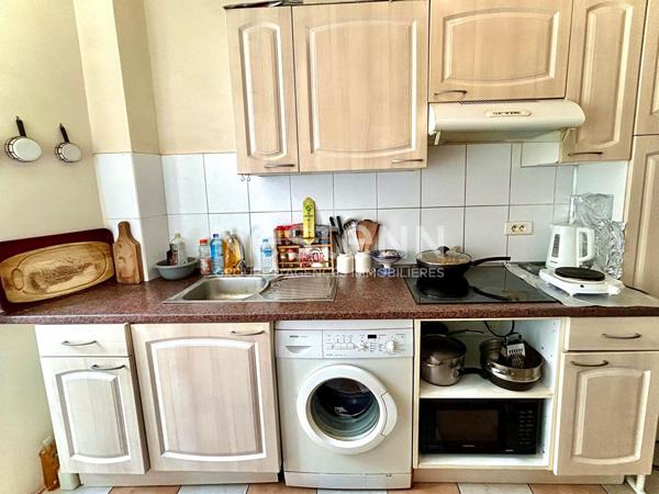 Exclusivité NESTENN Nice Port - Charmant appartement 3 pièces à rafraîchir à Riquier